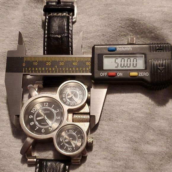 Oulm 3 Face HUGE Men's Analog Quartz Watch Leather Band Silver Cases Black Faces - Picture 8 of 9